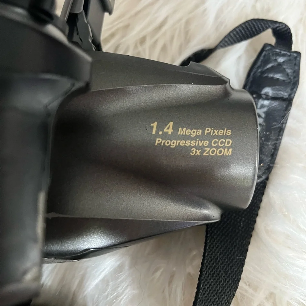Olympus D-600 L with case